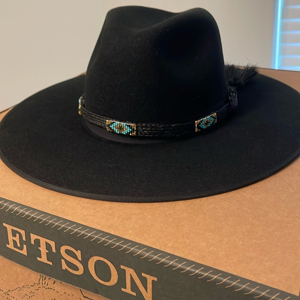 Helix Stetson hat. Medium. Never worn in box